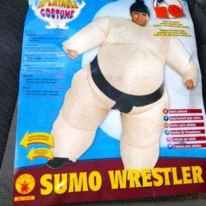 Inflatable sumo suit
